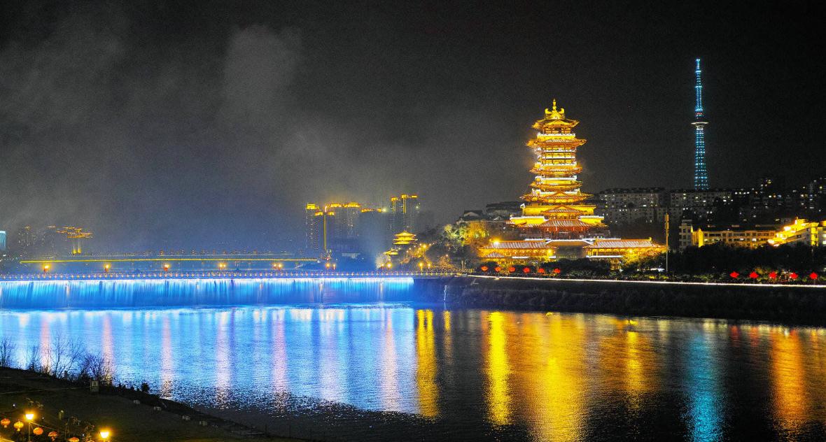 以下幾個標(biāo)題供您參考：
1. 樓宇亮化設(shè)計：點亮城市夜色之選
2. 專業(yè)樓宇亮化設(shè)計，照亮城市夜色
3. 樓宇亮化設(shè)計，點亮璀璨城市夜色