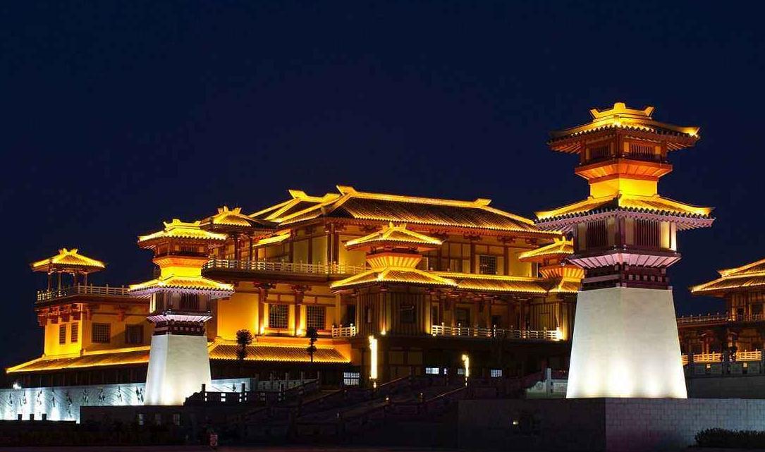 以下幾個標(biāo)題供您參考：
1. 專業(yè)打造戶外亮化工程，點亮城市夜景
2. 聚焦戶外亮化工程，助力城市夜景升級
3. 優(yōu)質(zhì)戶外亮化工程，塑造美好城市夜景