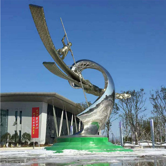 景觀雕塑廠家：公園卡通雕塑材料及擺放原則-蘇昌標(biāo)識，行業(yè)經(jīng)驗15年，為400+企業(yè)或市政單位提供標(biāo)識系統(tǒng)解決方案。