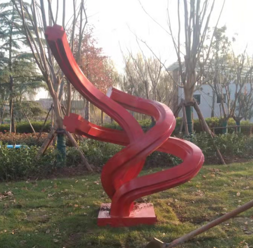 景觀雕塑設(shè)計(jì)公司：景觀雕塑形式的簡(jiǎn)單介紹-蘇昌標(biāo)識(shí)，行業(yè)經(jīng)驗(yàn)15年，為400+企業(yè)或市政單位提供標(biāo)識(shí)系統(tǒng)解決方案。