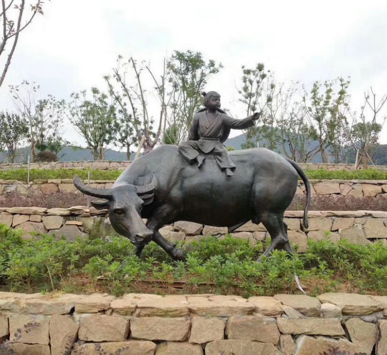 標(biāo)識牌廠家分享：大型玻璃鋼雕塑制作工藝-蘇昌標(biāo)識，行業(yè)經(jīng)驗(yàn)15年，為400+企業(yè)或市政單位提供標(biāo)識系統(tǒng)解決方案。