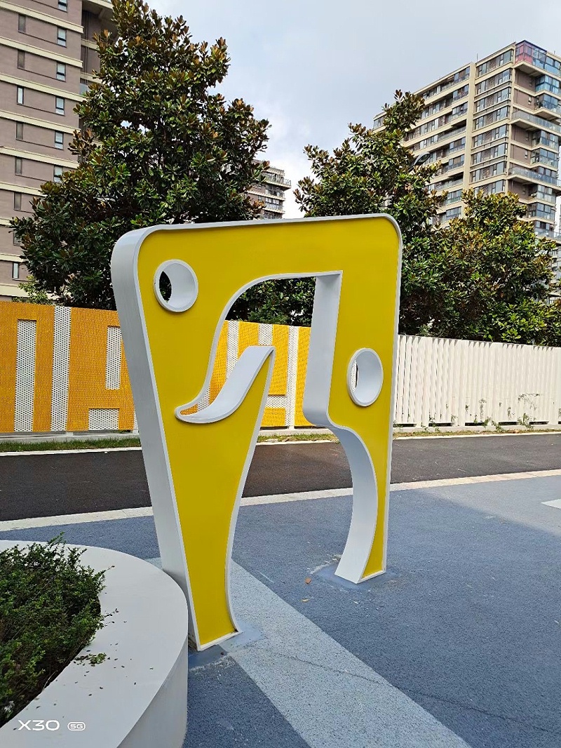 景觀雕塑廠家：校園雕塑的價格決定因素